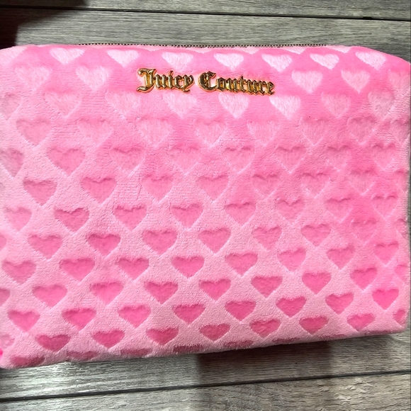 Juicy Couture Pink Soft Velour Heart Toiletry Bag Includes Juicy Couture Bottle - Picture 7 of 11